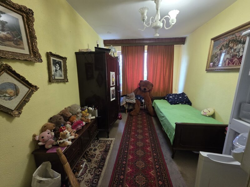 Trapezului, 5 minute metrou 1 Decembrie 1918, pe B-ul Theodor Pallady,