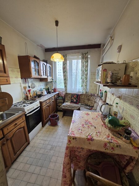 Trapezului, 5 minute metrou 1 Decembrie 1918, pe B-ul Theodor Pallady,